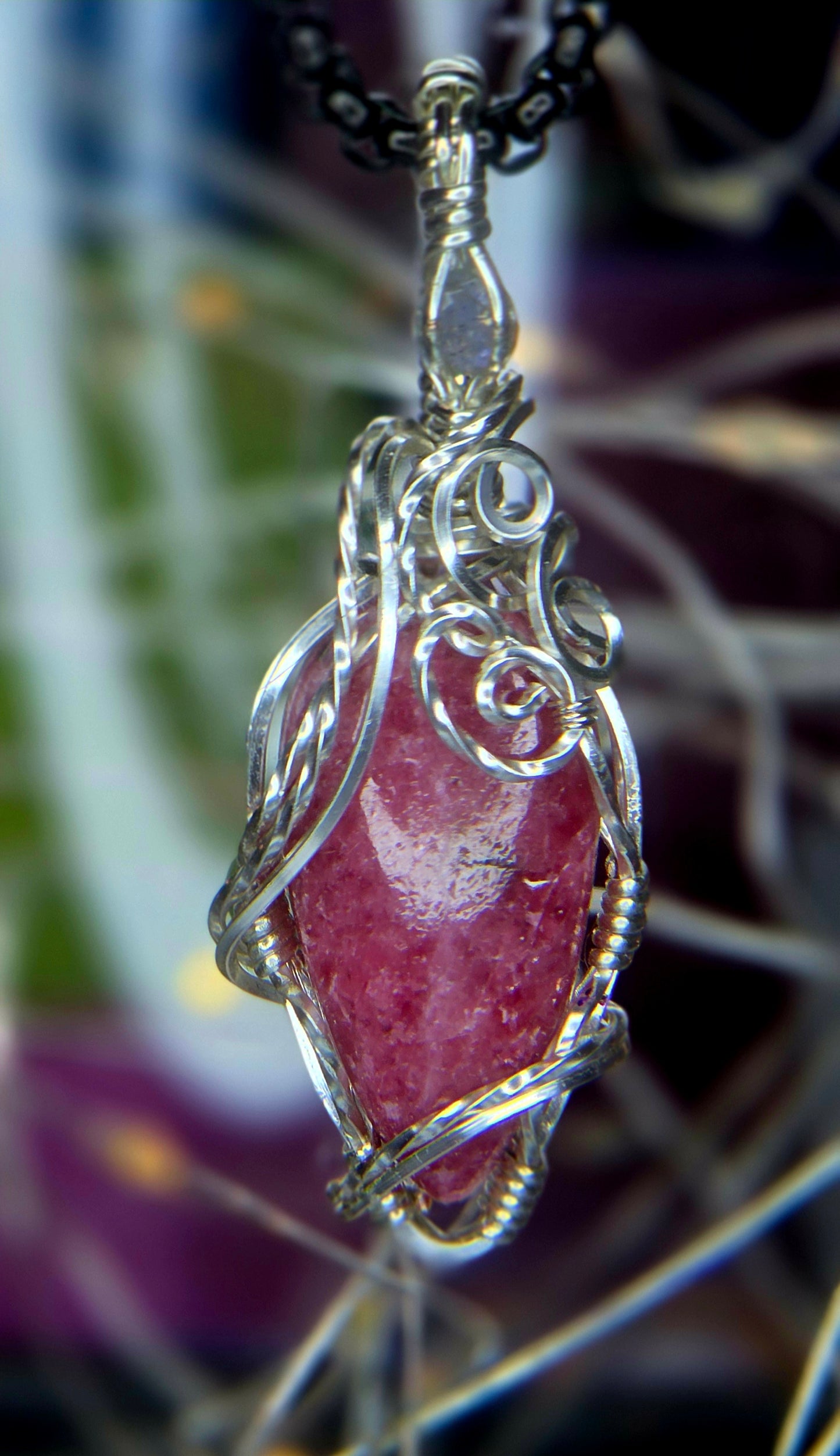 So Pretty In Pink – Pink Rhodonite & Labradorite Silver Plated Copper Pendant