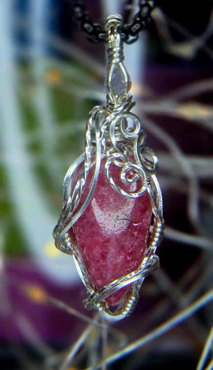 So Pretty In Pink – Pink Rhodonite & Labradorite Silver Plated Copper Pendant