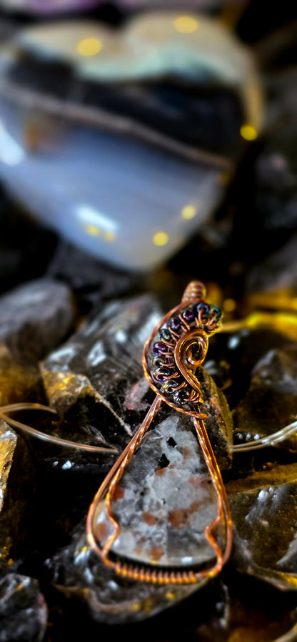 Simply Elegance – Glowing Yooperlight & Rainbow Bead Pendant