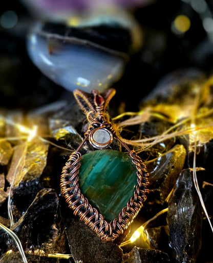 Fit For A Queen – Green Prasem Jasper, Moonstone & Ruby Copper Pendant