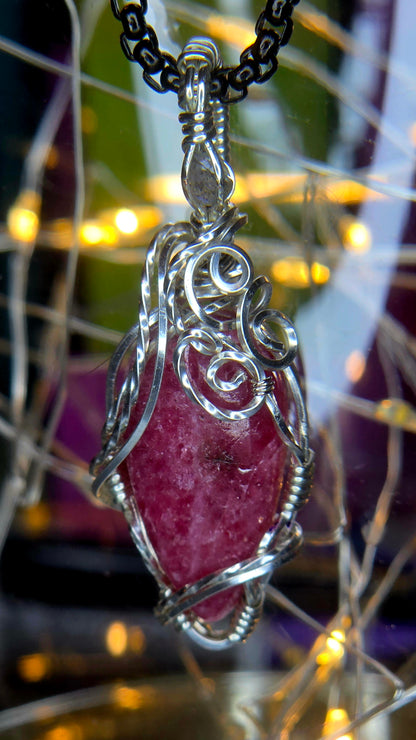 So Pretty In Pink – Pink Rhodonite & Labradorite Silver Plated Copper Pendant
